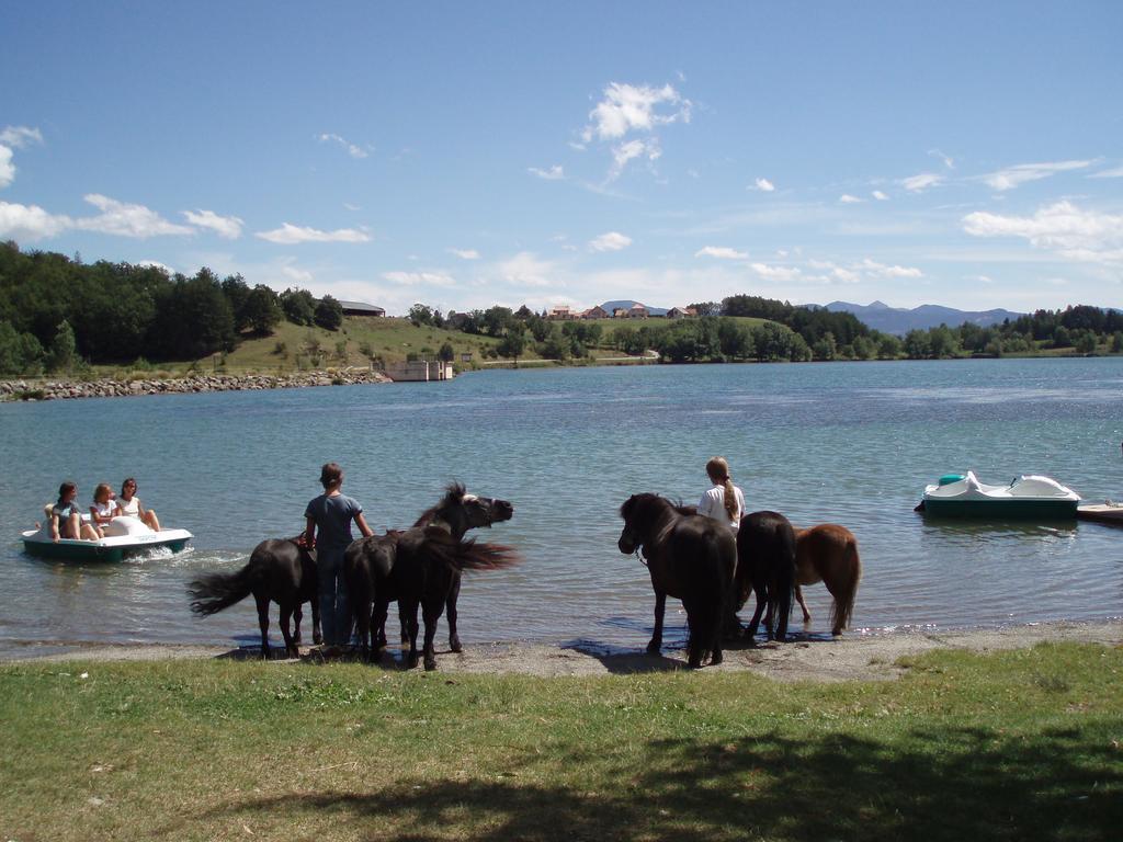 Camping La Motte Flottante La Freissinouse Extérieur photo