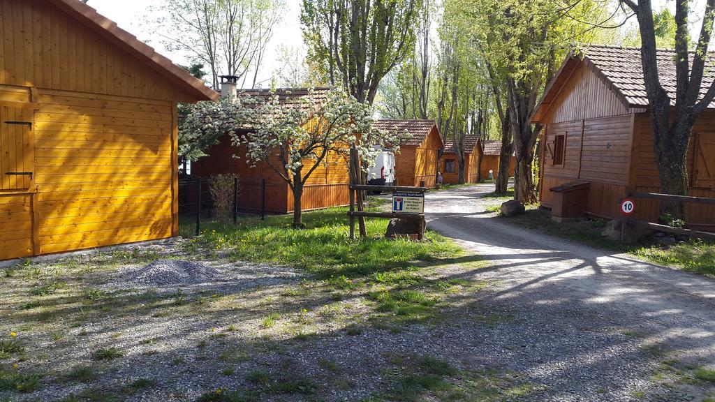 Camping La Motte Flottante La Freissinouse Extérieur photo